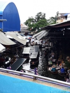 taxi to damnoen saduak floating market